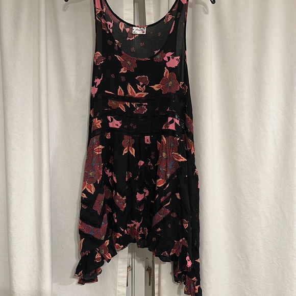 Free people black and pink floral dress or tunic. Size small - Picture 4 of 6